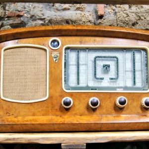 Radio a valvole Incar
