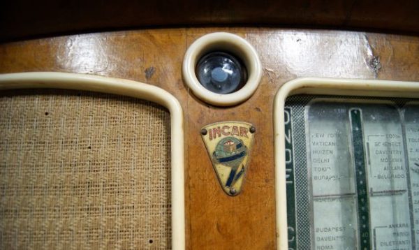 Radio a valvole Incar - immagine 5