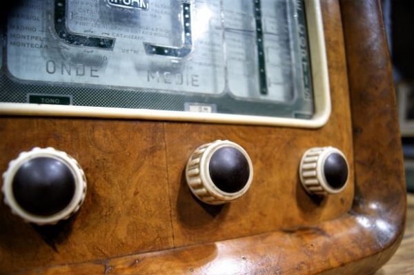 Radio a valvole Incar - immagine 4