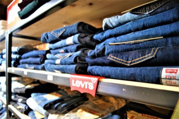 reparto Jeans Levis - immagine 2
