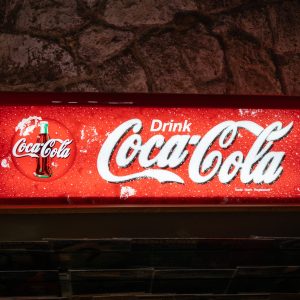 insegna luminosa coca cola