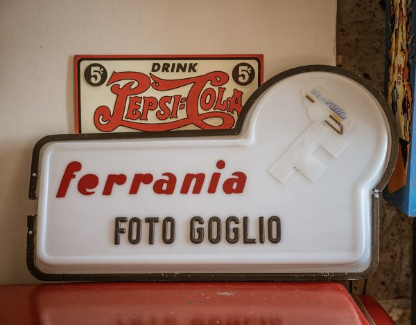 Iinsegna luminosa foto Ferrania