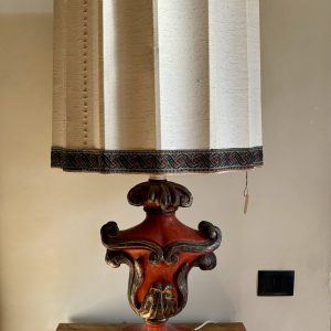 Lampada antica in legno